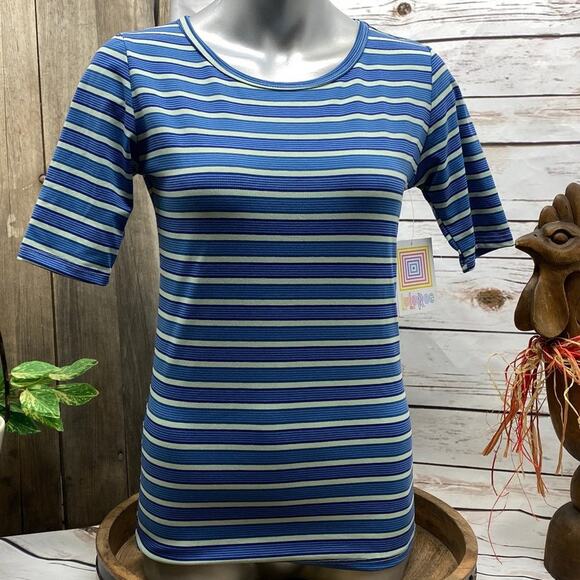 LuLaRoe Gigi S Fitted Shirt Top Short Sleeve Small NWT NEW Blue Striped - Picture 1 of 8